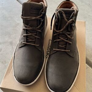 Clarks Men's Dark Brown Chukka Boots